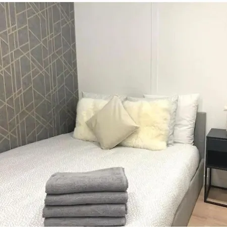 Apartment Joli 4pers#buttes Chaumont#chapeau Rouge