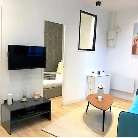 Joli 4pers#buttes Chaumont#chapeau Rouge Apartment Paris